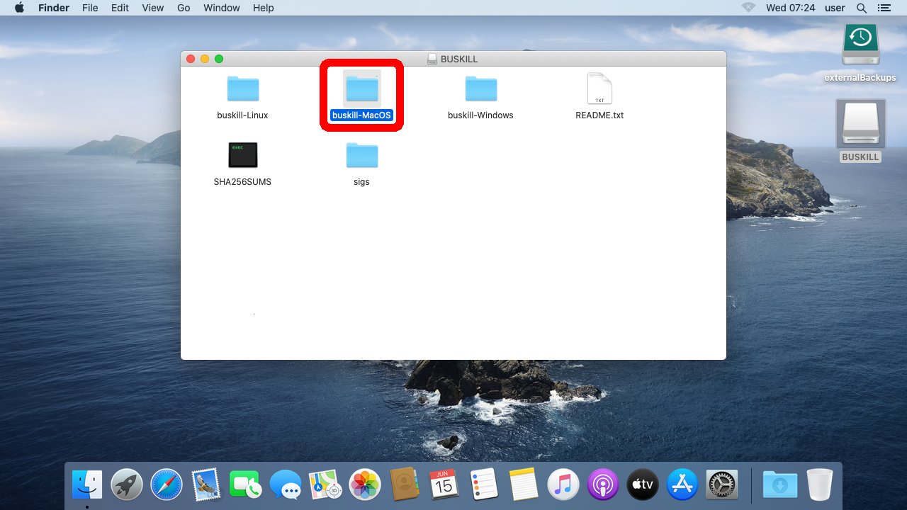 Screenshot shows the contents of the "BUSKILL" drive with directories for each platform. The "buskill-MacOS" directory is selected.